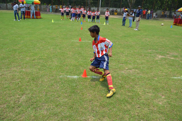 A boy performing agility test