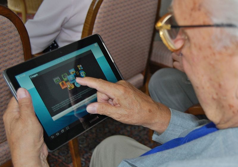 File:Tablet-PC Elderly.jpg