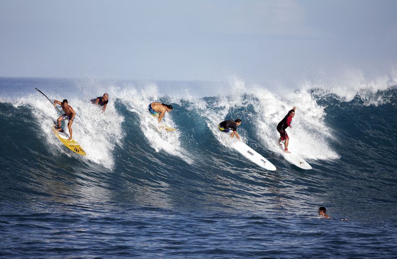File:Surfing.jpg