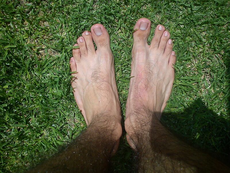 File:Human feet 1.jpeg
