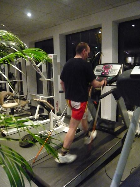 File:Treadmill walk.jpg